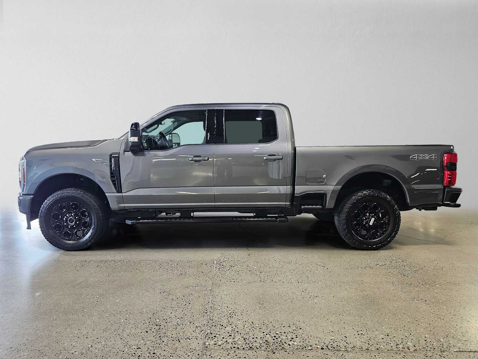 2024 Ford Super Duty F-250 SRW LARIAT 4WD Crew Cab 6.75 Box