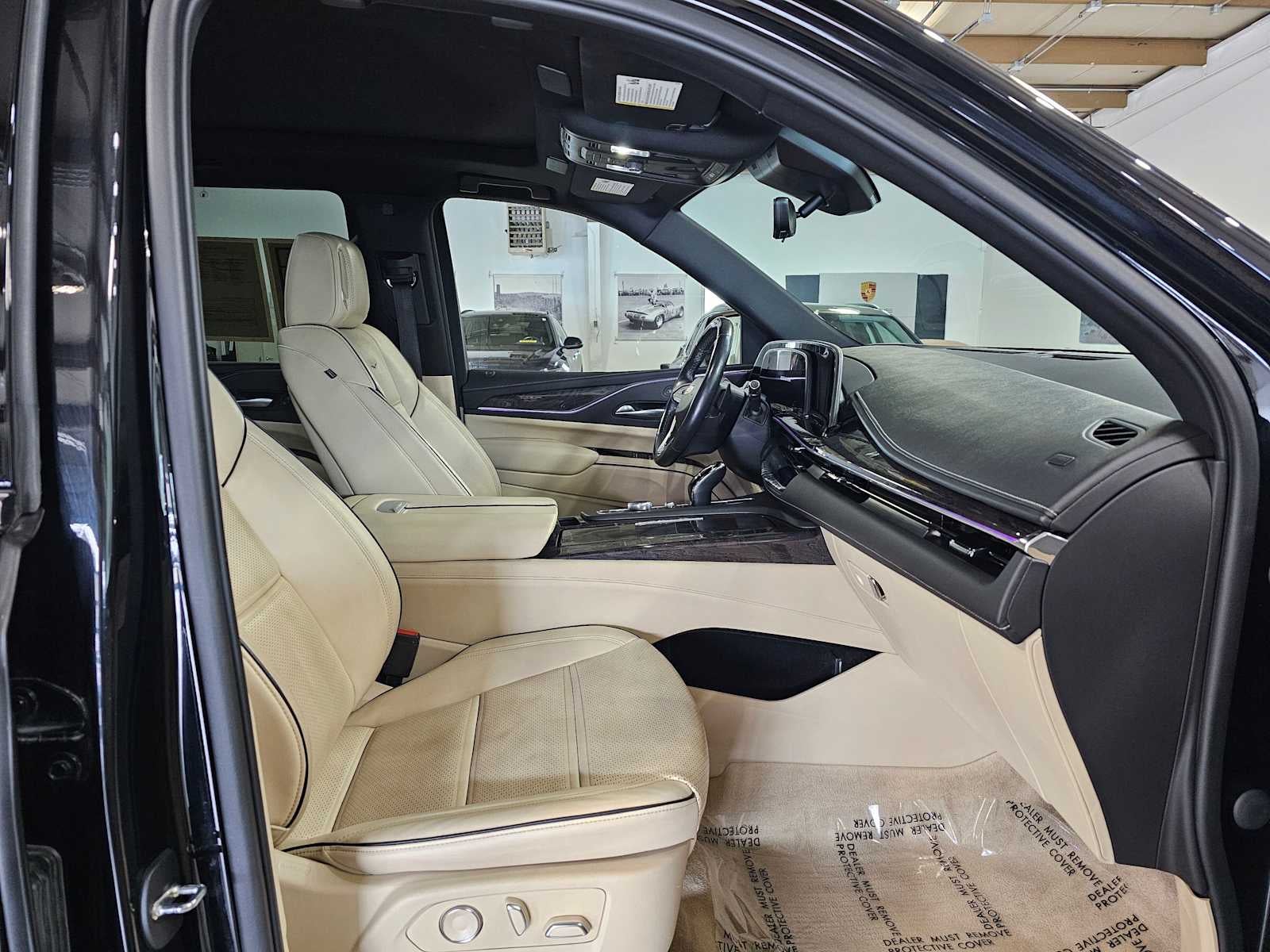 2023 Cadillac Escalade 4WD 4dr Premium Luxury