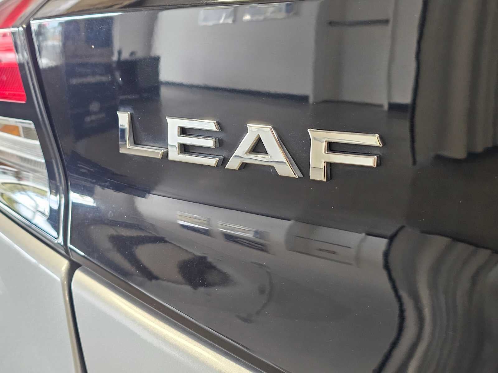 2018 Nissan LEAF SV Hatchback