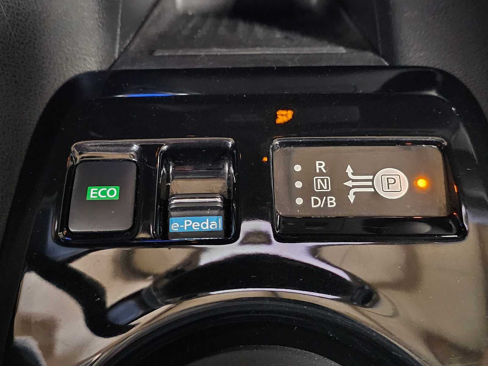 2018 Nissan LEAF SV Hatchback