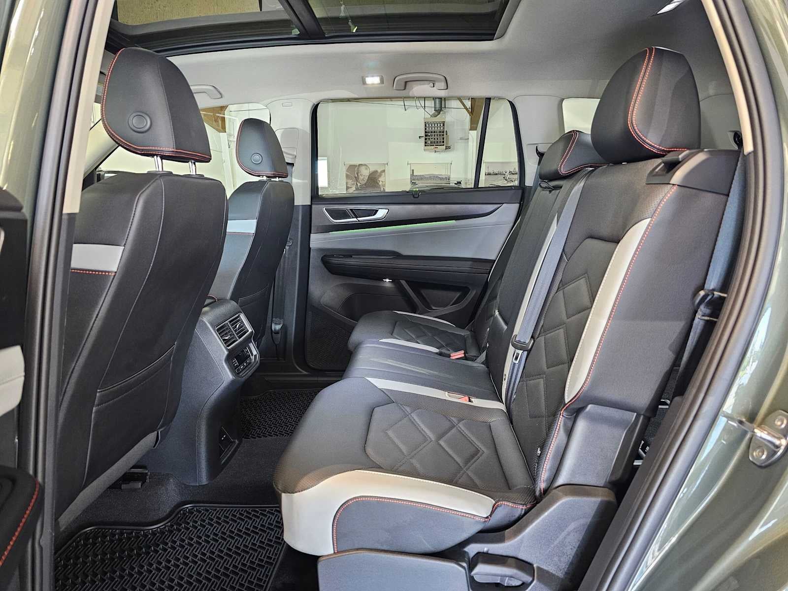 2026 Volkswagen Atlas 2.0T Peak Edition 4MOTION