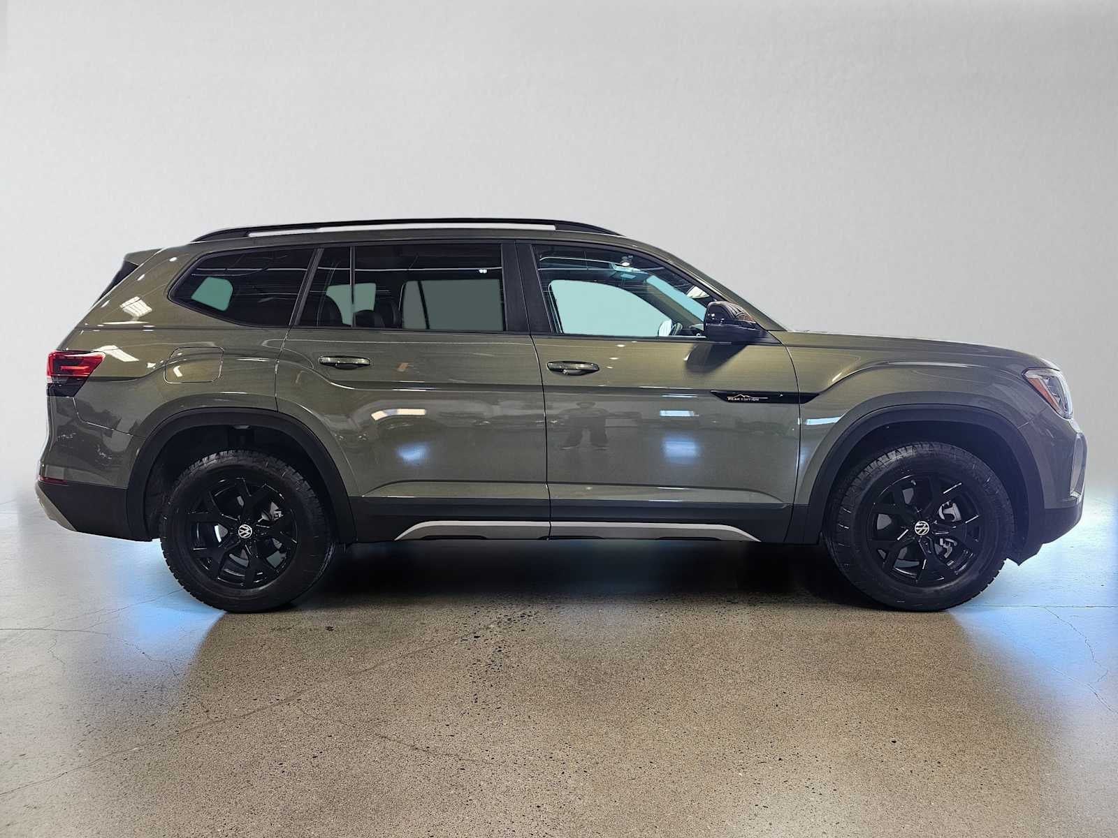 2026 Volkswagen Atlas 2.0T Peak Edition 4MOTION