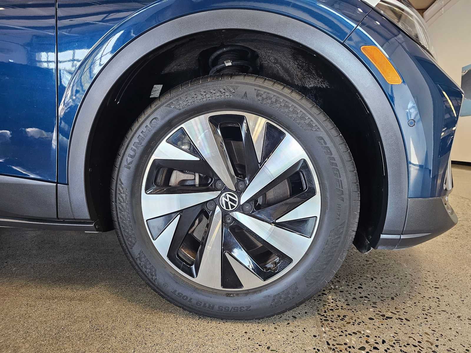 2023 Volkswagen ID.4 Pro