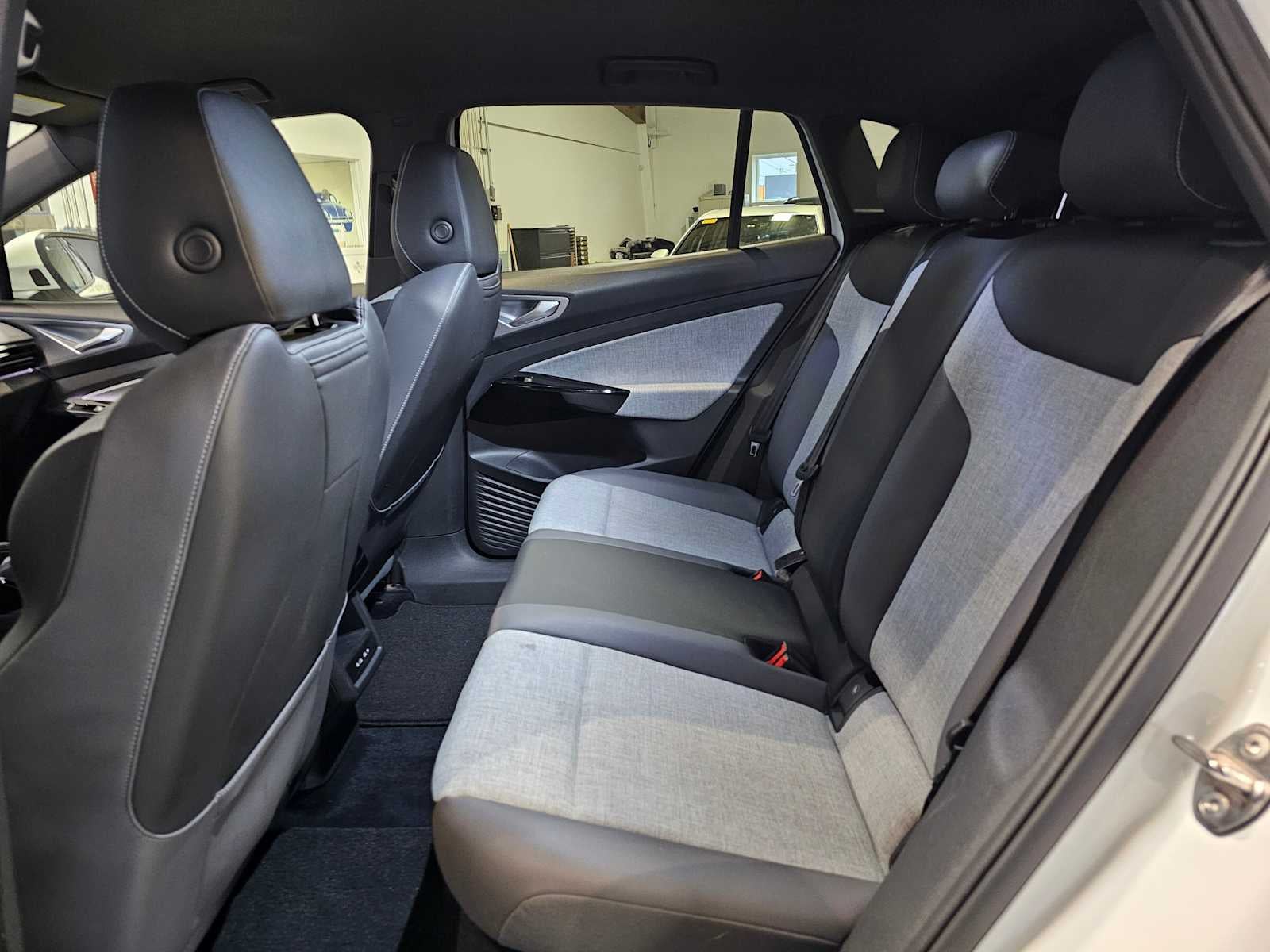 2023 Volkswagen ID.4 Pro AWD w/SK On Battery