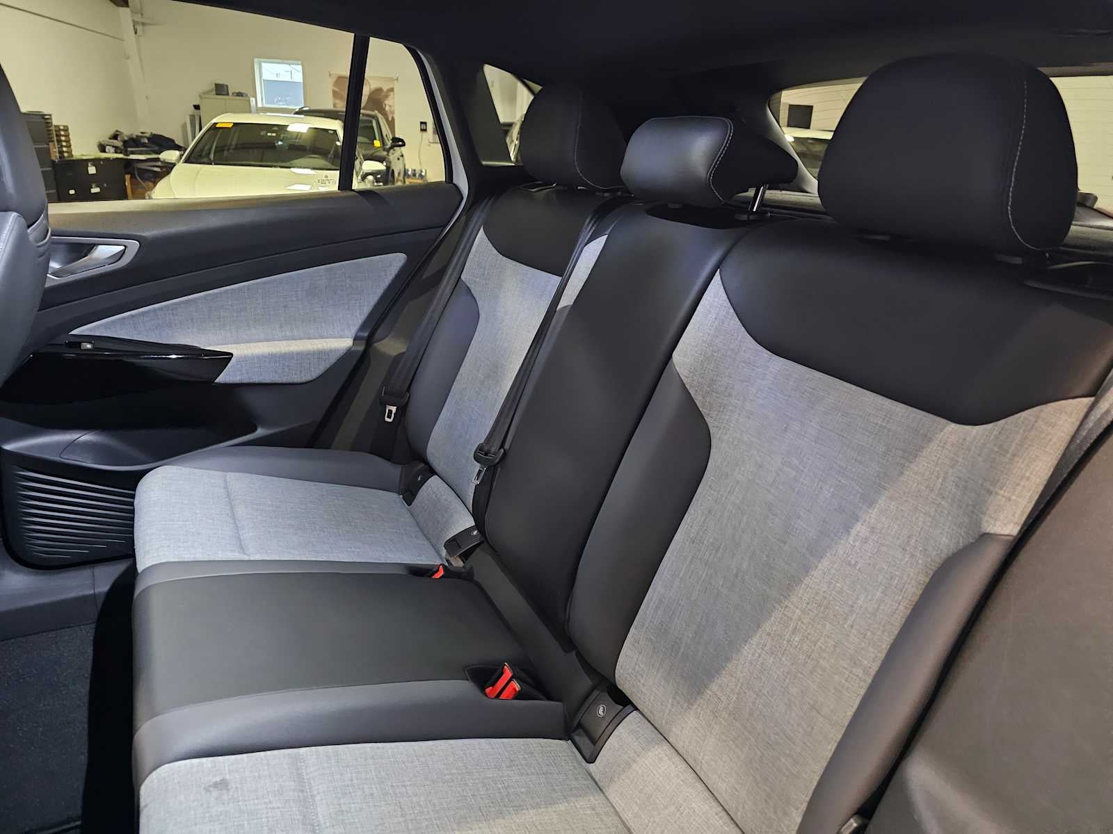 2023 Volkswagen ID.4 Pro AWD w/SK On Battery