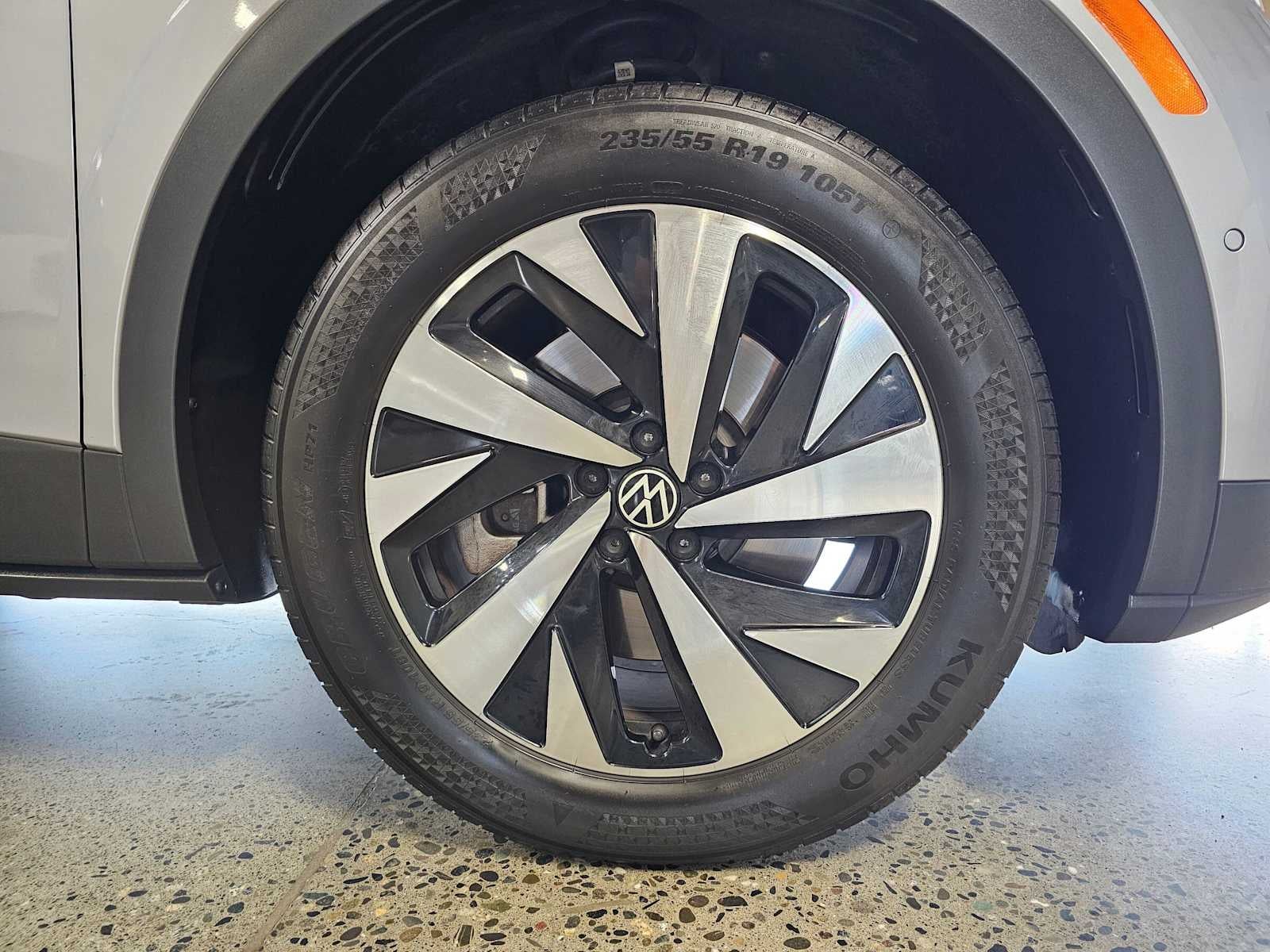2023 Volkswagen ID.4 Pro