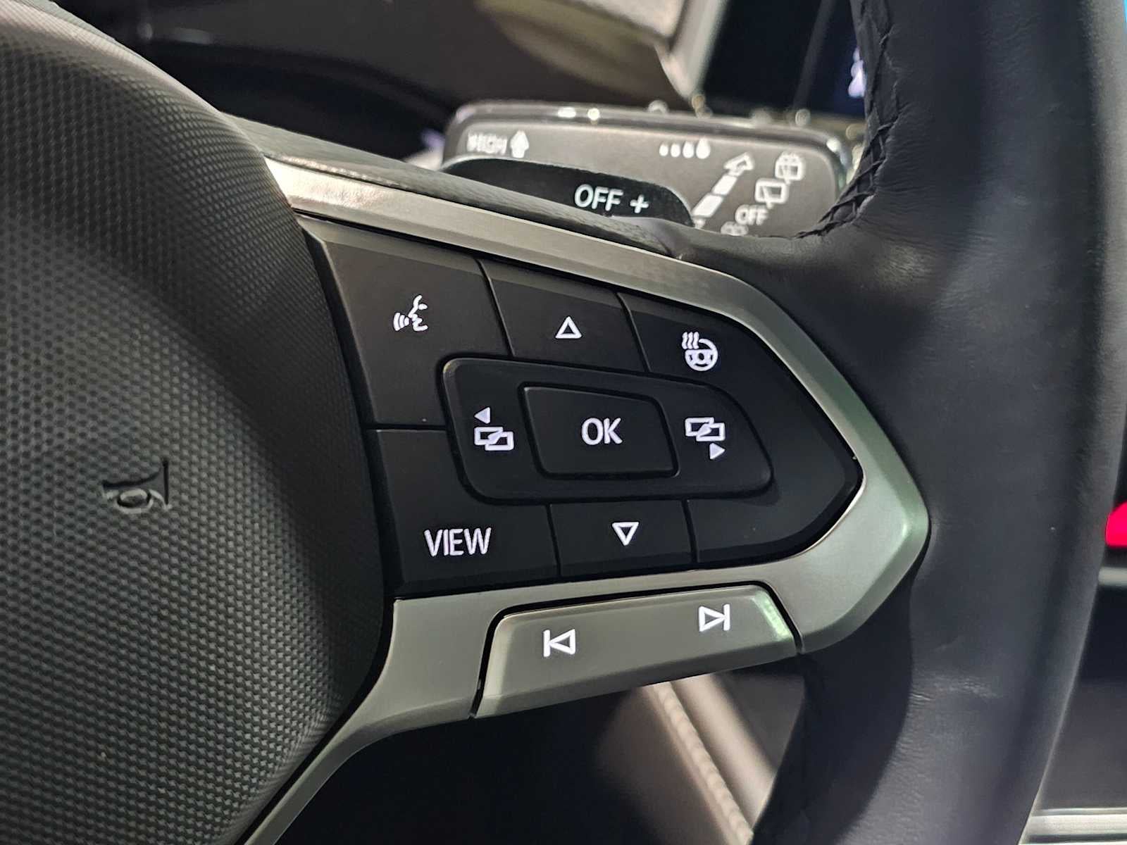 2025 Volkswagen Atlas Cross Sport 2.0T SEL Premium R-Line 4MOTION