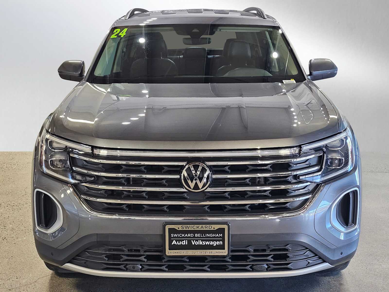 2024 Volkswagen Atlas 2.0T SE w/Technology 4MOTION