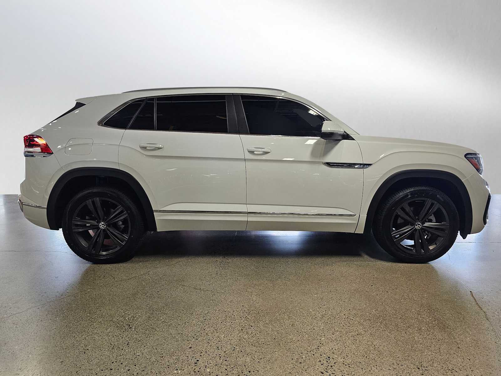 2022 Volkswagen Atlas Cross Sport 3.6L V6 SEL R-Line 4MOTION