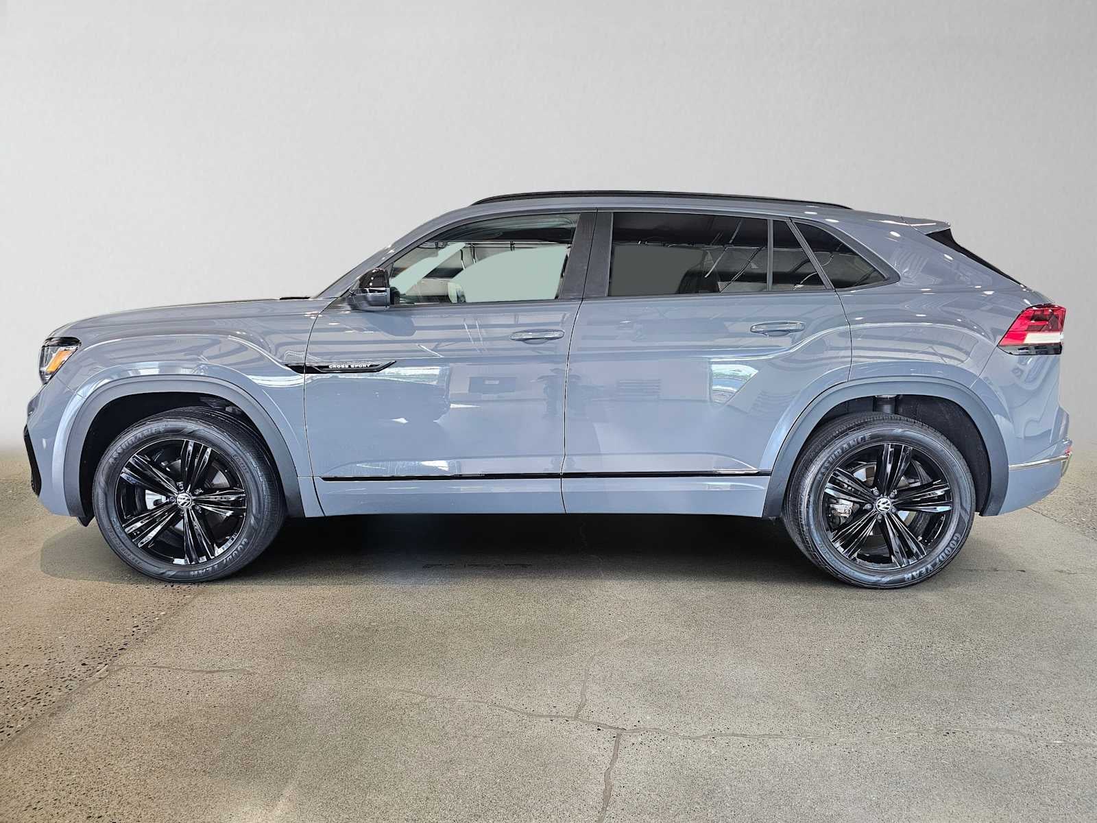 2023 Volkswagen Atlas Cross Sport 3.6L V6 SEL R-Line Black 4MOTION