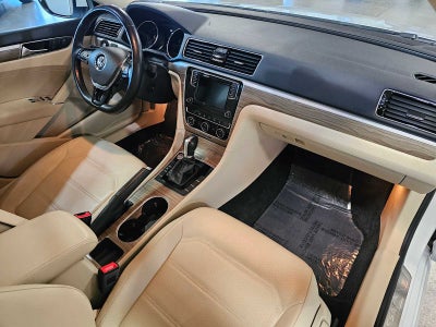 2018 Volkswagen Passat 2.0T SE w/Technology Auto