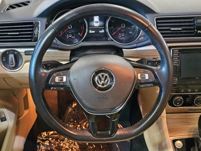 2018 Volkswagen Passat 2.0T SE w/Technology Auto