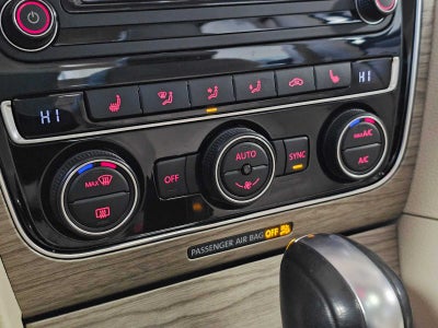 2018 Volkswagen Passat 2.0T SE w/Technology Auto