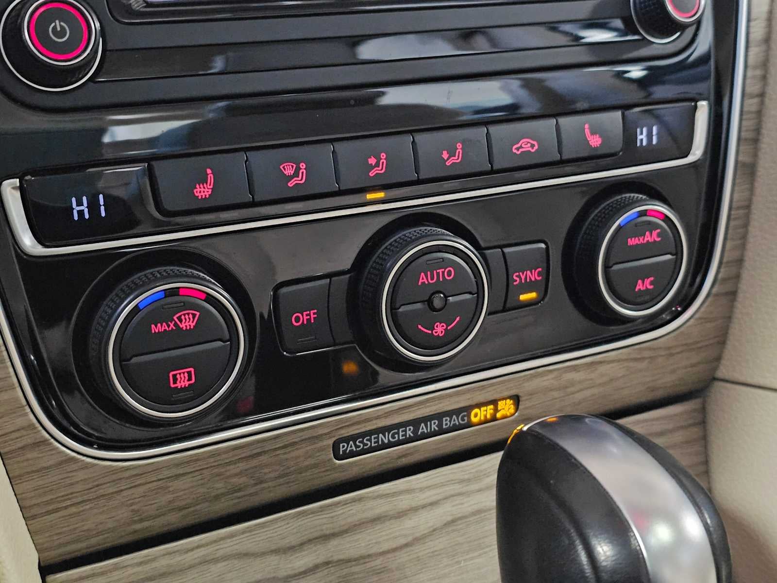 2018 Volkswagen Passat 2.0T SE w/Technology Auto