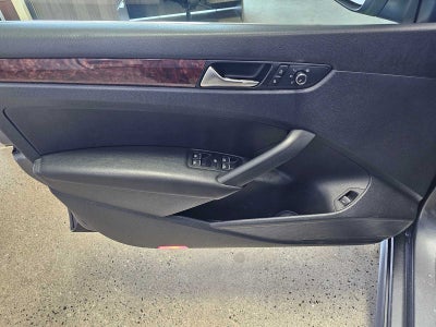 2013 Volkswagen Passat 4dr Sdn 2.0L DSG TDI SEL Premium