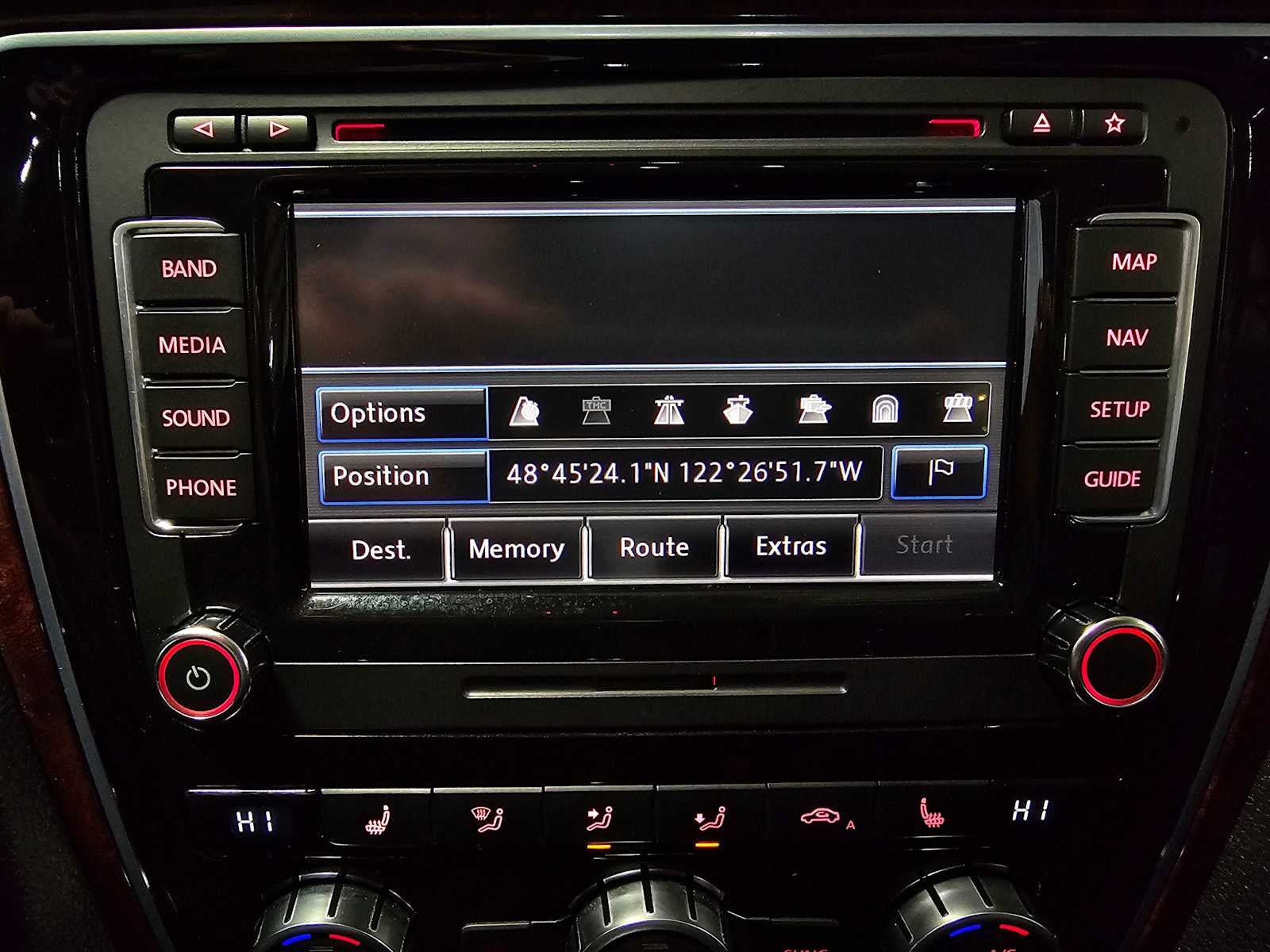 2013 Volkswagen Passat 4dr Sdn 2.0L DSG TDI SEL Premium