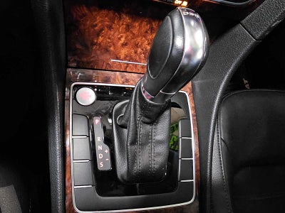 2013 Volkswagen Passat 4dr Sdn 2.0L DSG TDI SEL Premium