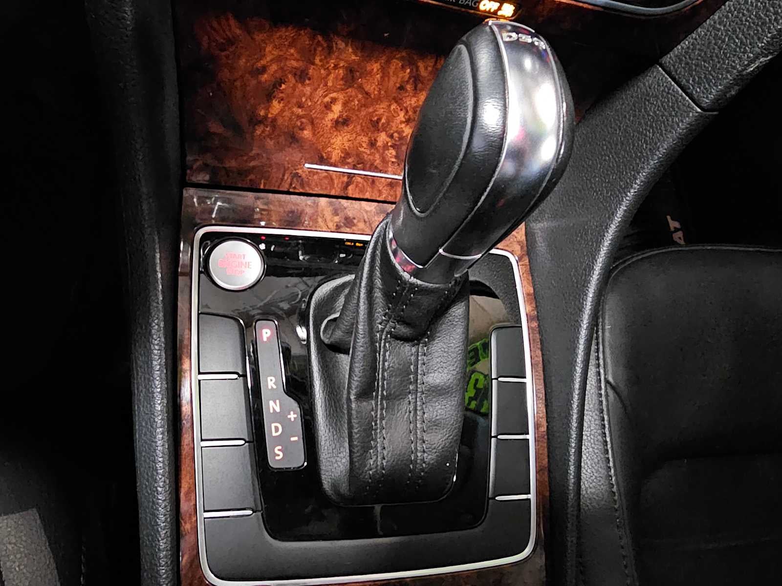 2013 Volkswagen Passat 4dr Sdn 2.0L DSG TDI SEL Premium