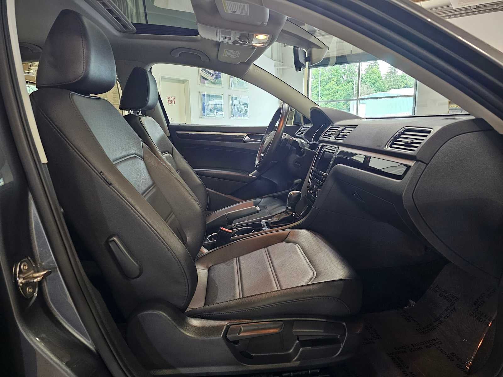 2019 Volkswagen Passat 2.0T SE R-Line Auto