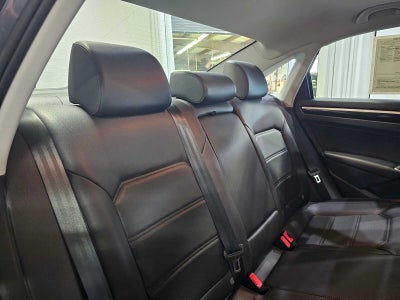 2019 Volkswagen Passat 2.0T SE R-Line Auto
