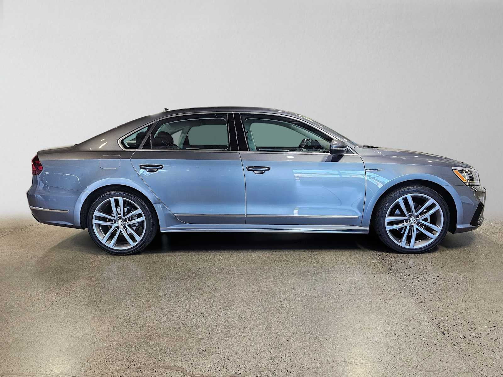 2019 Volkswagen Passat 2.0T SE R-Line Auto