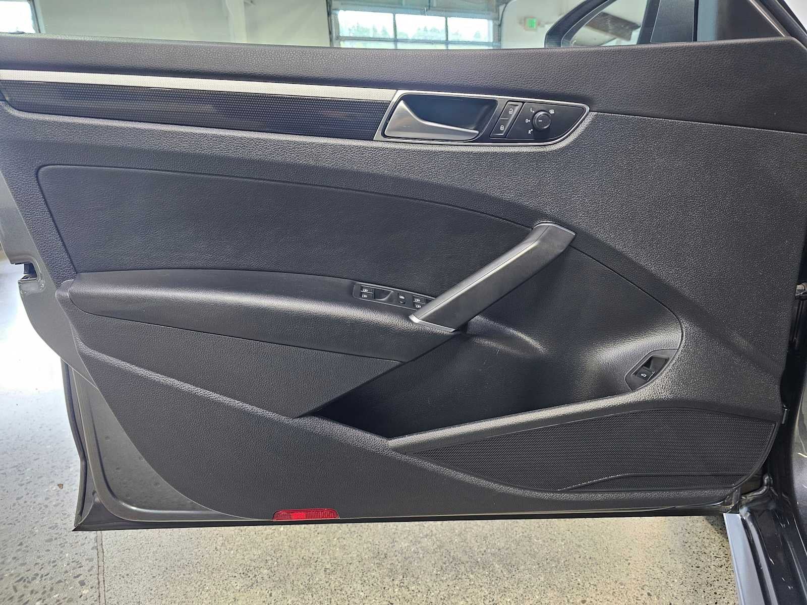 2019 Volkswagen Passat 2.0T SE R-Line Auto