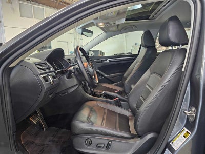 2019 Volkswagen Passat 2.0T SE R-Line Auto