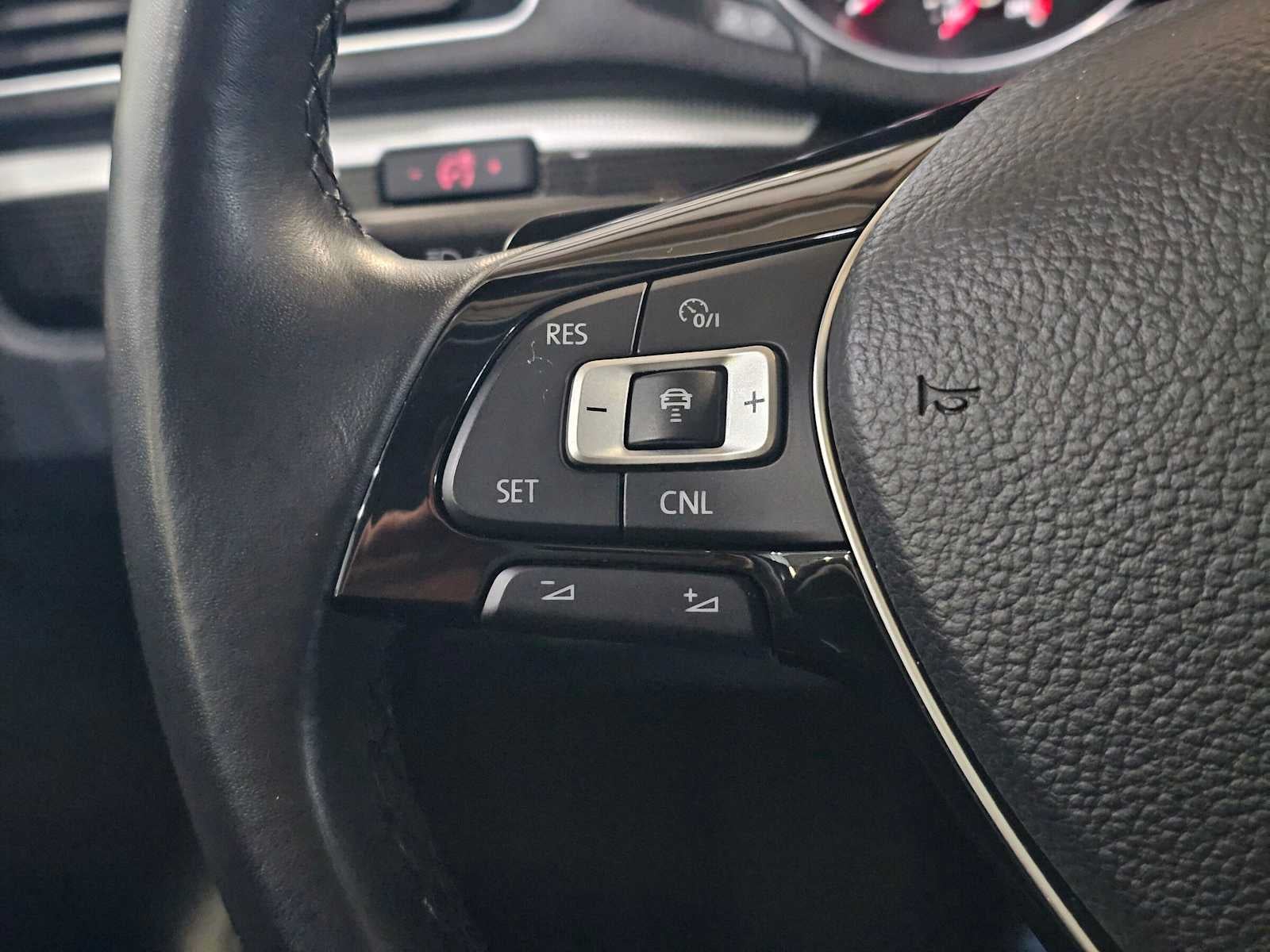 2019 Volkswagen Passat 2.0T SE R-Line Auto