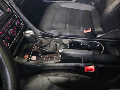 2019 Volkswagen Passat 2.0T SE R-Line Auto