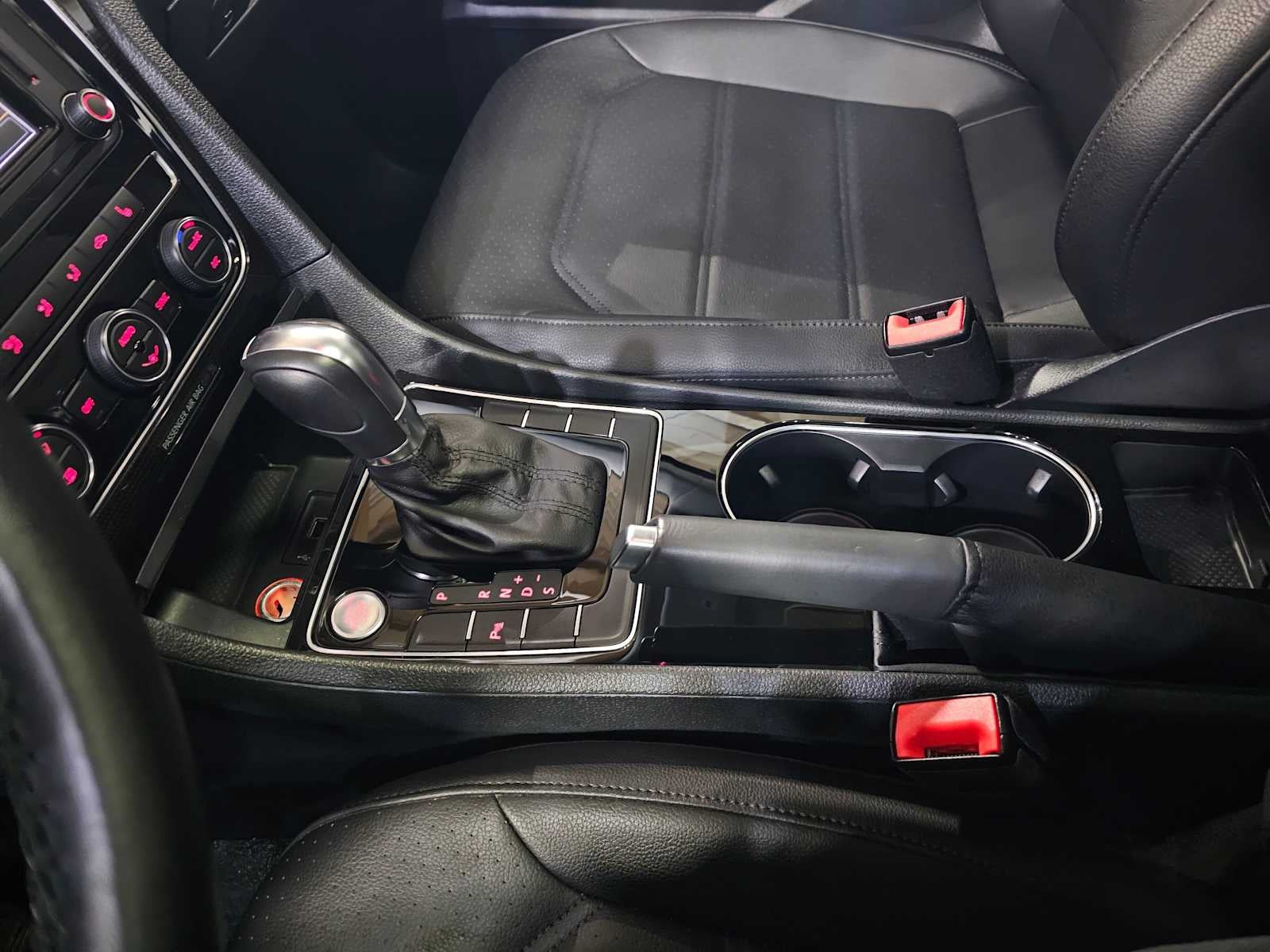 2019 Volkswagen Passat 2.0T SE R-Line Auto