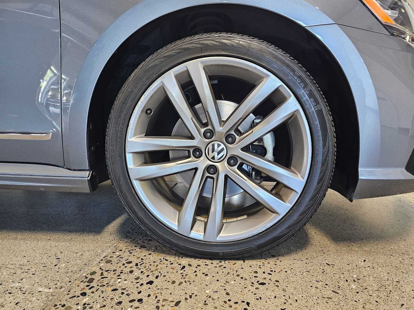 2019 Volkswagen Passat 2.0T SE R-Line Auto