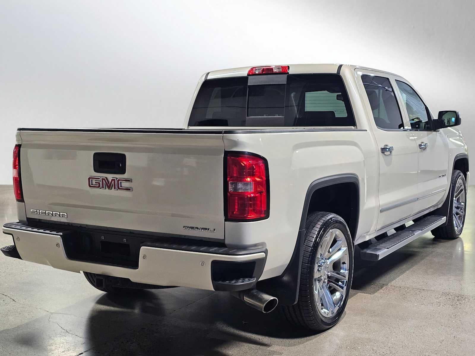 2014 GMC Sierra 1500 4WD Crew Cab 143.5 Denali