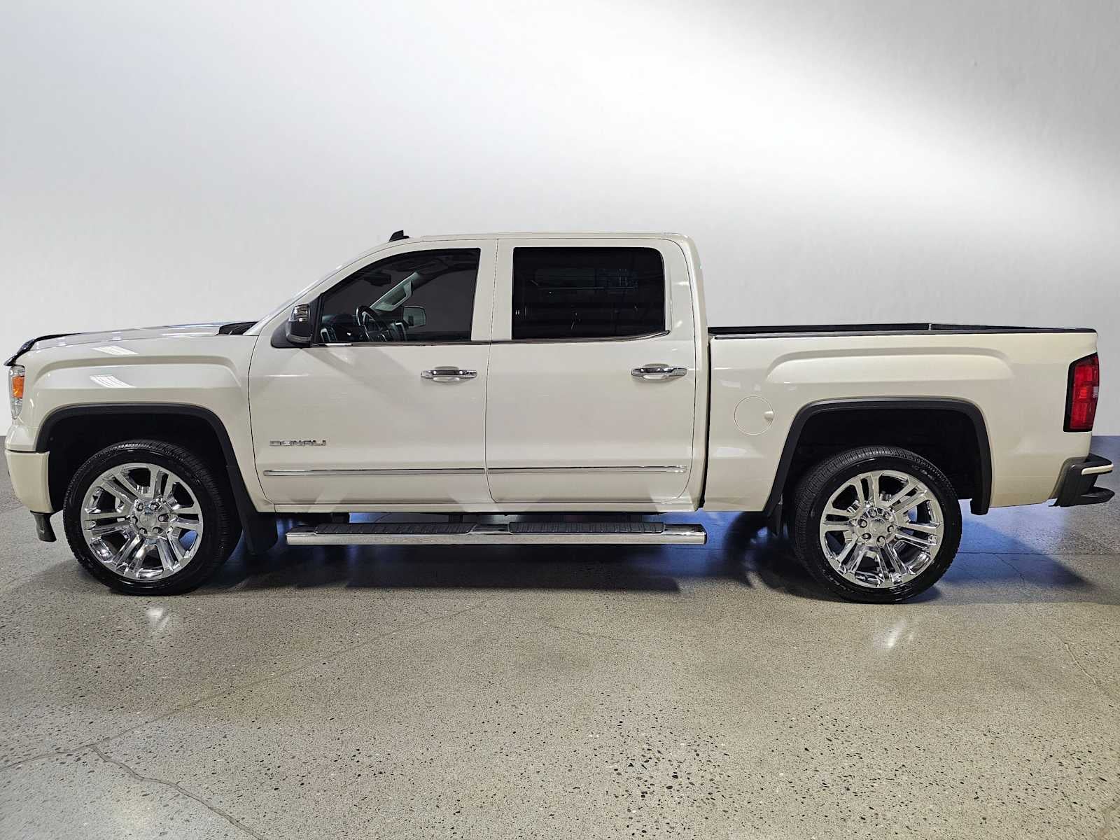 2014 GMC Sierra 1500 4WD Crew Cab 143.5 Denali