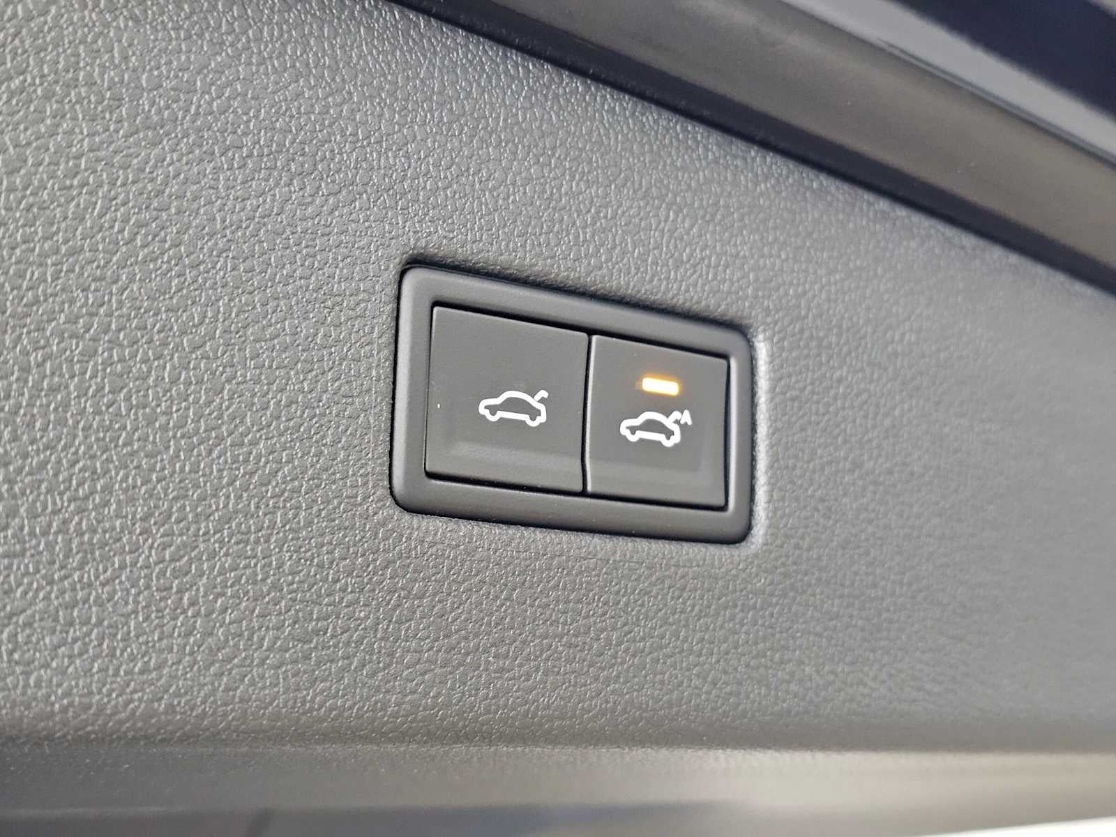 2018 Volkswagen Tiguan SEL Premium