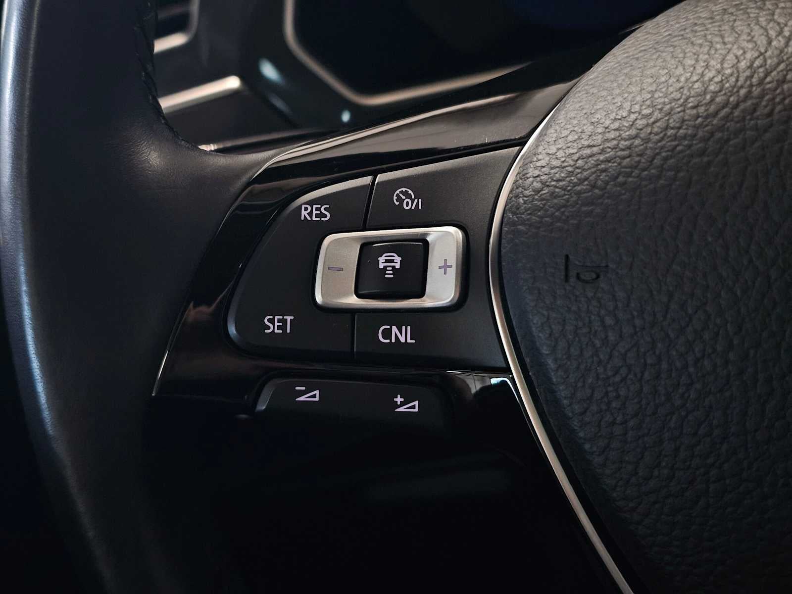 2018 Volkswagen Tiguan SEL Premium