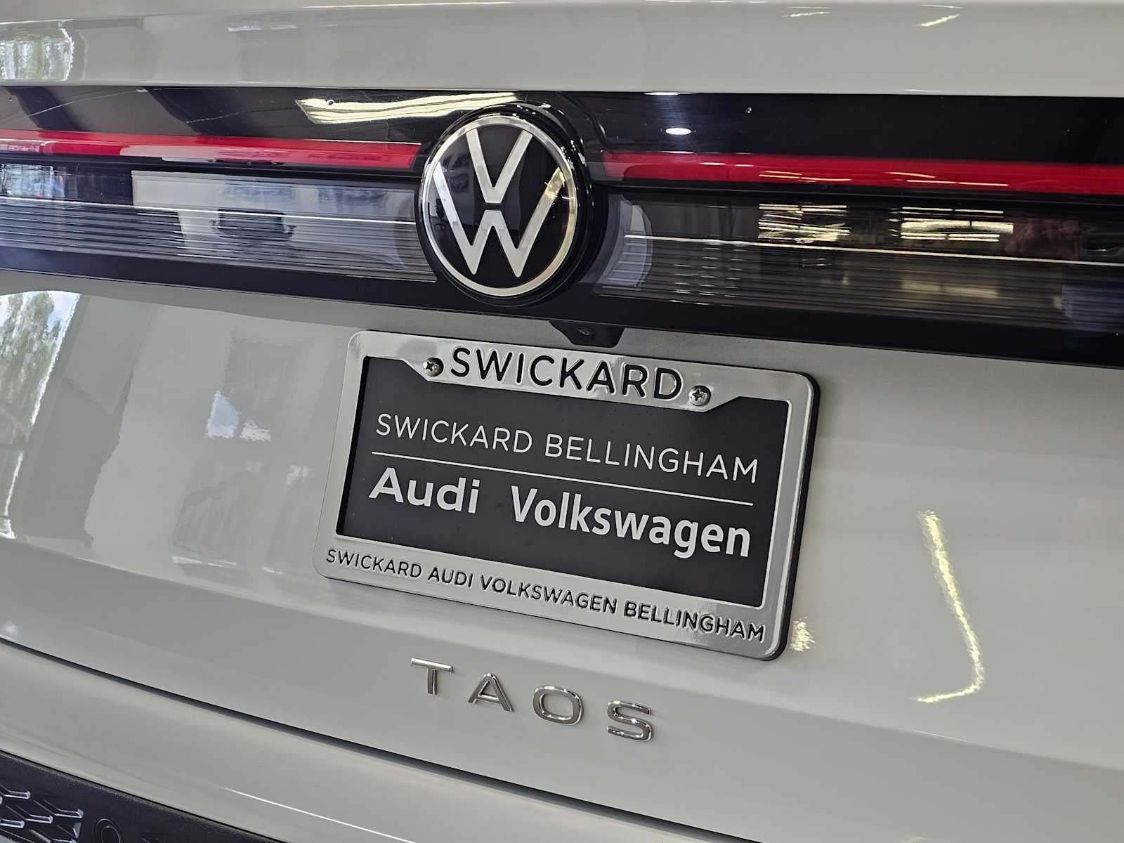 2025 Volkswagen Taos SEL 4MOTION
