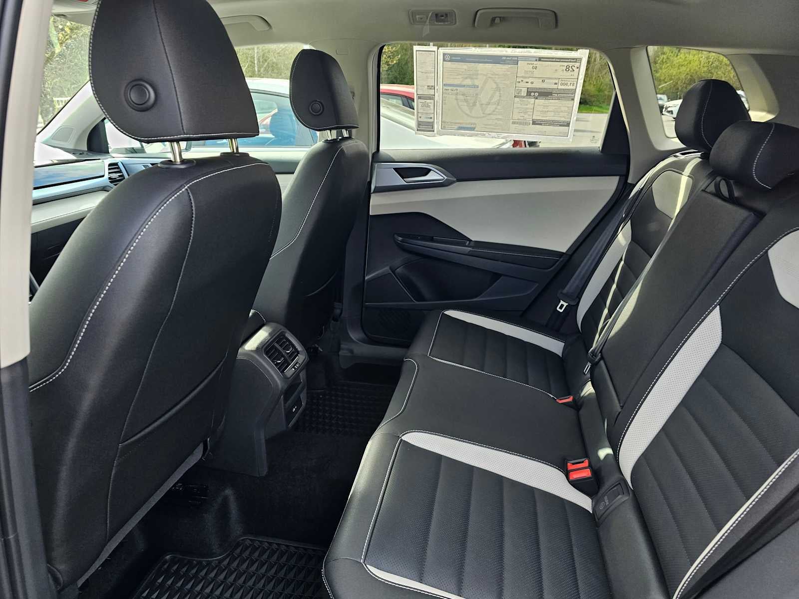 2025 Volkswagen Taos SEL 4MOTION