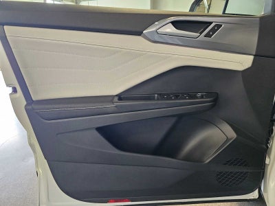 2025 Volkswagen Taos SEL 4MOTION