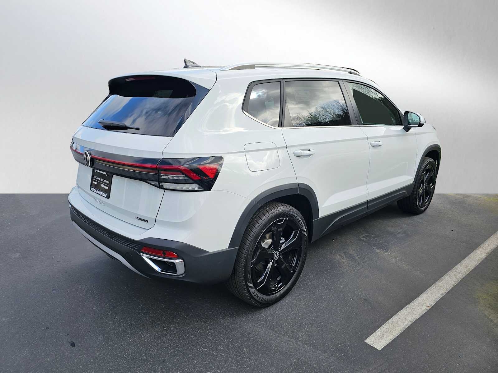 2025 Volkswagen Taos SEL 4MOTION