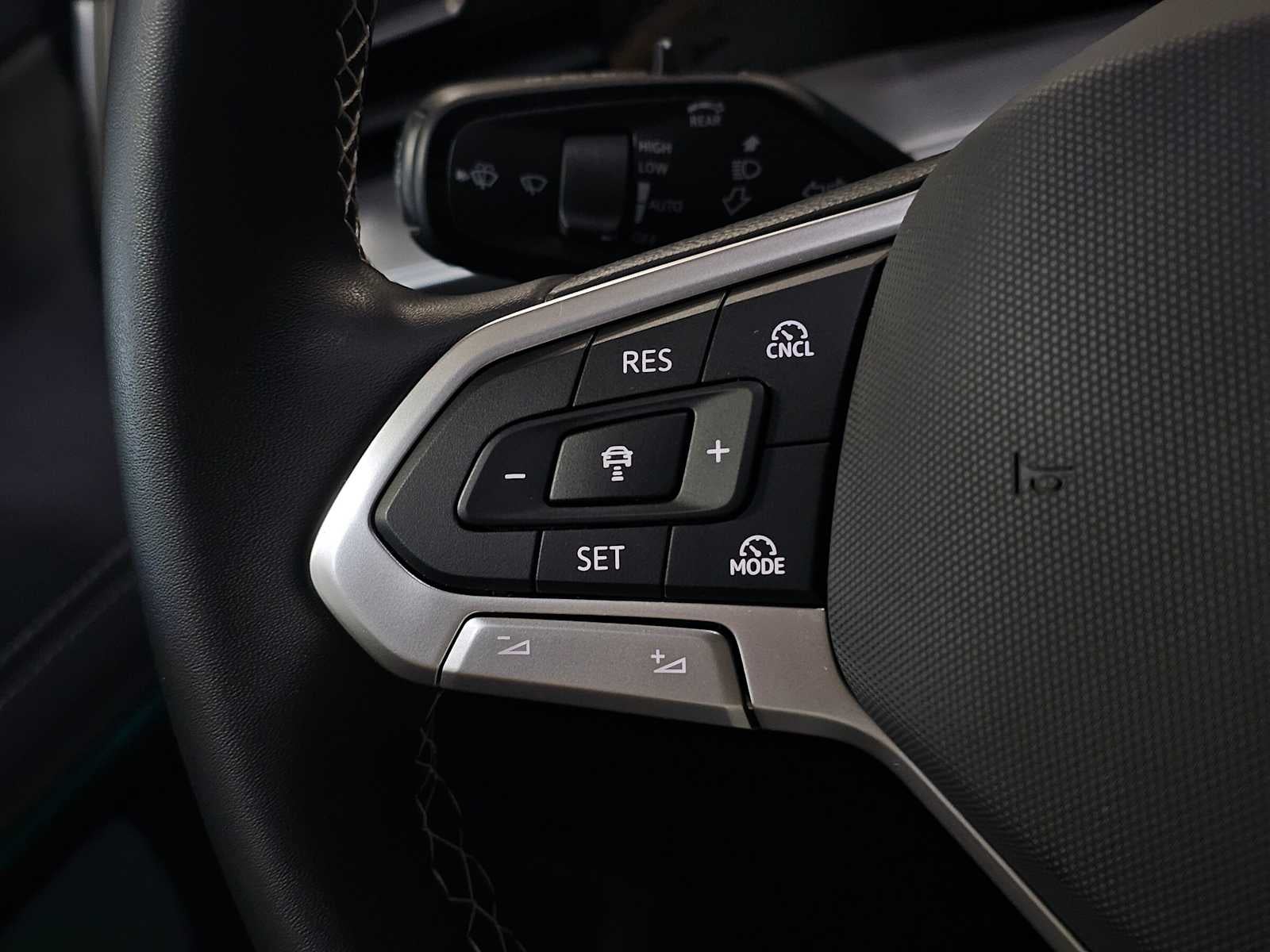 2025 Volkswagen Tiguan SE