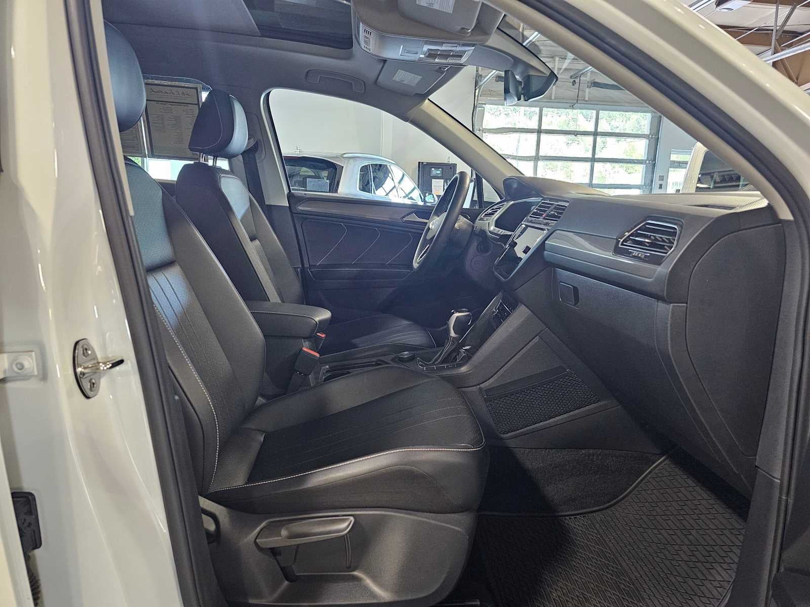 2024 Volkswagen Tiguan 2.0T SE 4MOTION