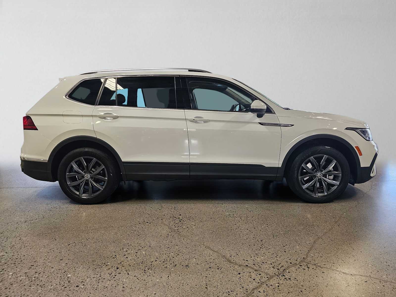 2024 Volkswagen Tiguan 2.0T SE 4MOTION