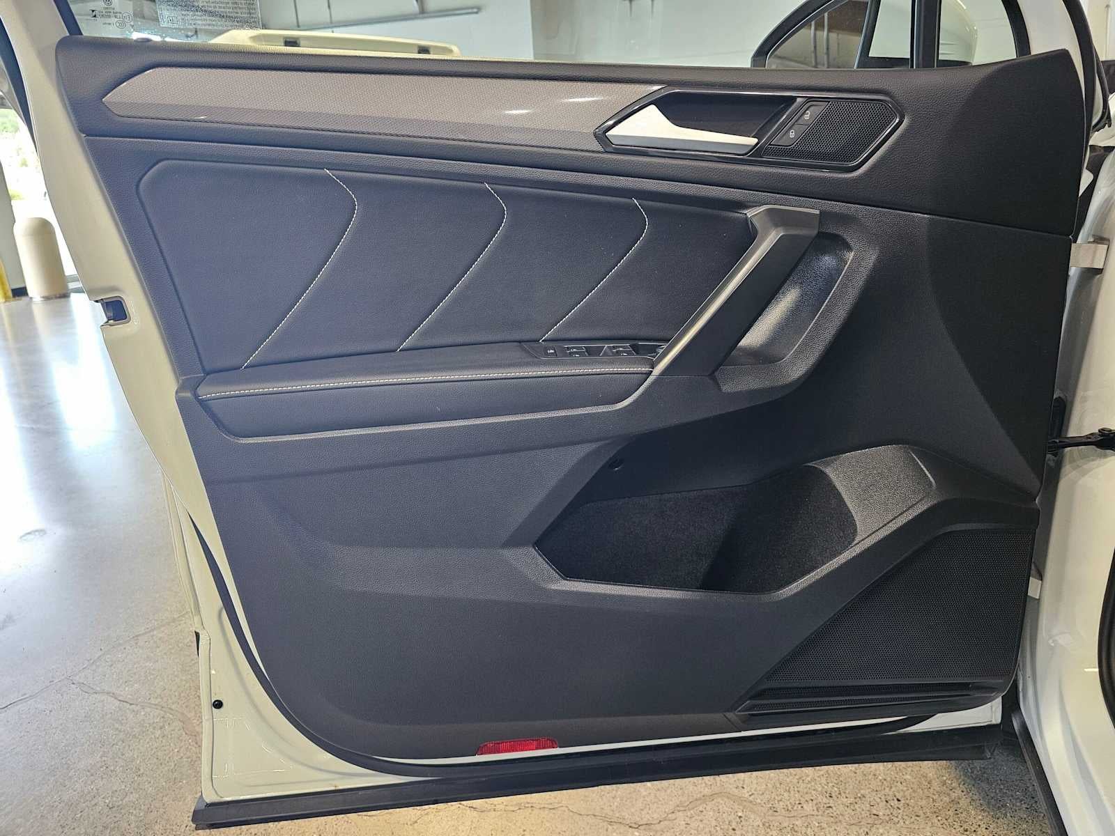 2024 Volkswagen Tiguan 2.0T SE 4MOTION