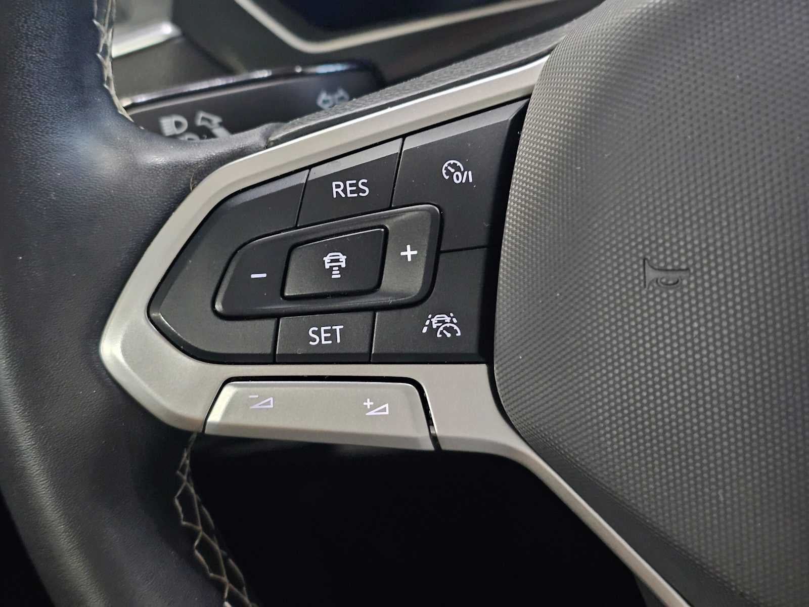 2024 Volkswagen Tiguan 2.0T SE 4MOTION