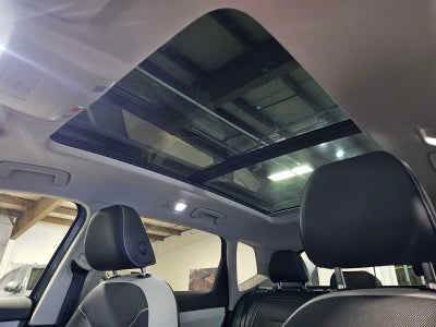 2025 Volkswagen Taos SE 4MOTION