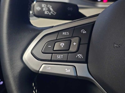 2025 Volkswagen Taos SE 4MOTION