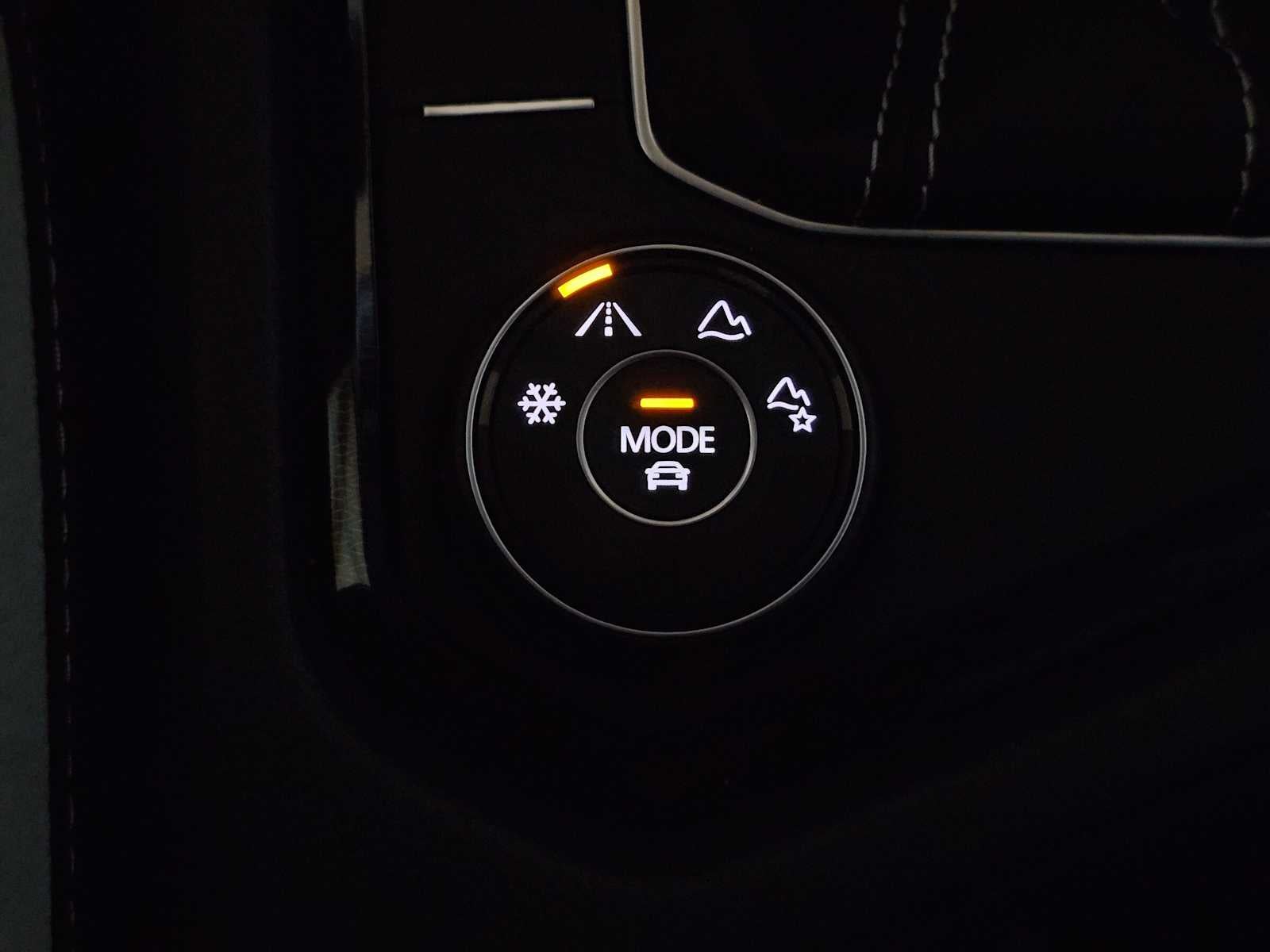 2025 Volkswagen Taos SE 4MOTION