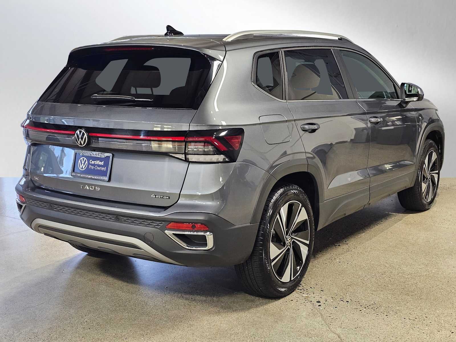 2025 Volkswagen Taos SE 4MOTION