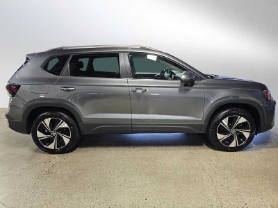 2025 Volkswagen Taos SE 4MOTION