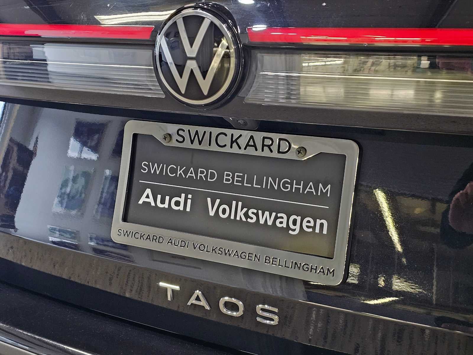 2025 Volkswagen Taos SE 4MOTION